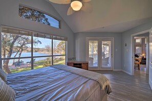 House (3 Bedrooms) | Interior - Lakefront Getaway w/ Boat Dock, Canoe, Grill! (Granbury)