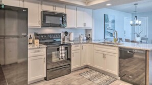Unclassified image, 3 of 27, button - Lakefront Condo With Pool, 15 Miles to Branson! (Kimberling City)