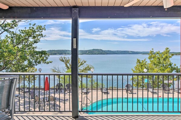 Outdoor pool - Lakefront Condo With Pool, 15 Miles to Branson! (Kimberling City)