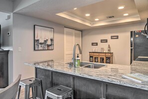Interior - Lakefront Condo With Pool, 15 Miles to Branson! (Kimberling City)