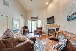 Front of property - Indoor Pool Access: Golf Getaway Near 76 Strip! (Branson)