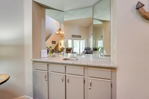 Interior - Indoor Pool Access: Golf Getaway Near 76 Strip! (Branson)