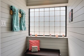 Interior - Pool & Lake Hamilton Access: Hot Springs Condo! (Hot Springs)