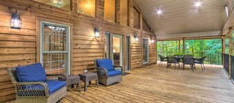 Lakefront Hideaway in Scranton: Spacious Deck