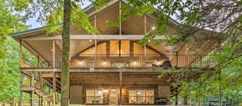 Lakefront Hideaway in Scranton: Spacious Deck