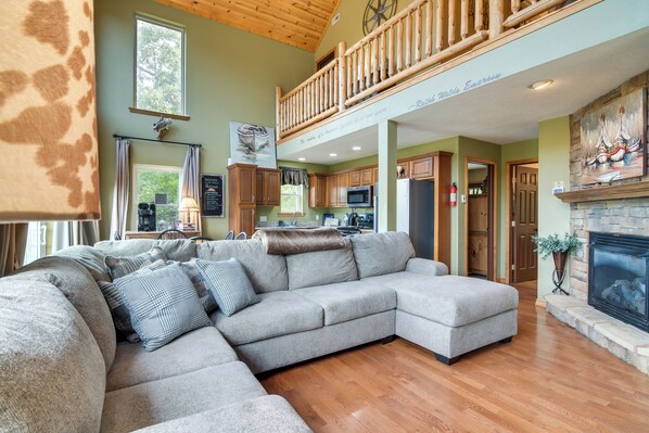 Interior - Hot Tub & Fire Pit! Lake-view Home in Blue Eye (Blue Eye)