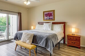 Interior - Lakefront Osage Beach Condo: Dock Your Boat Here! (Osage Beach)