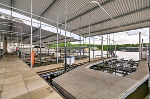 Apartment (3 Bedrooms) | Interior - Lakefront Osage Beach Condo: Dock Your Boat Here! (Osage Beach)