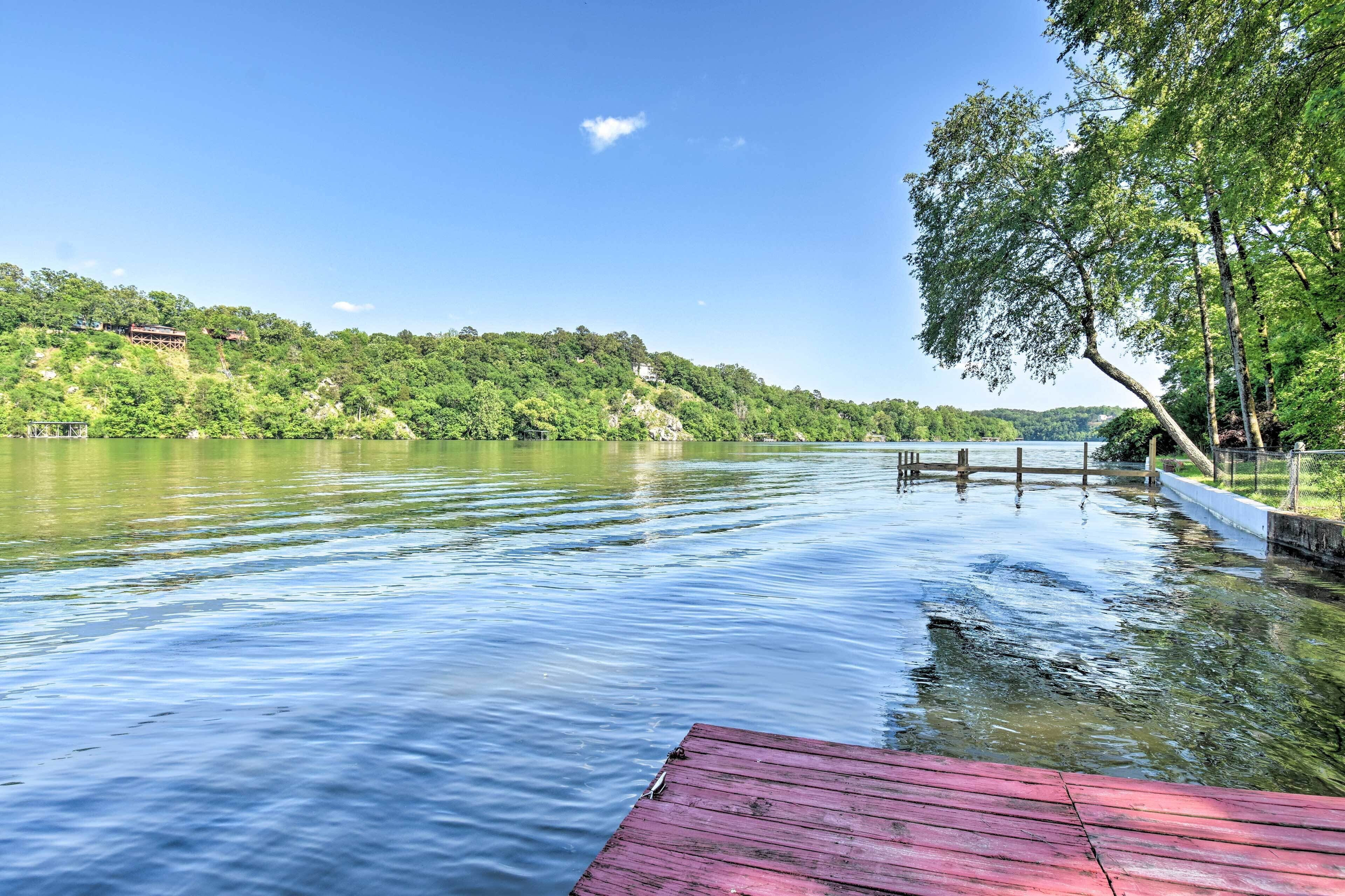 Lakefront Retreat w/ Deck, Dock & Resort Amenities