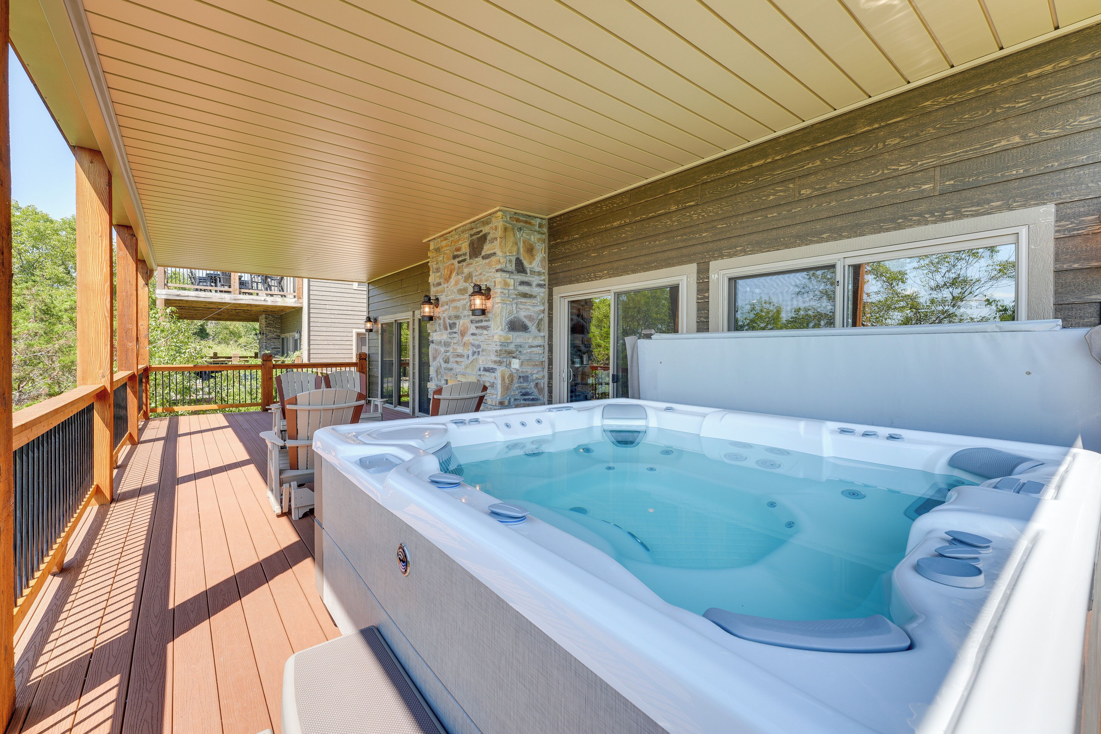 Luxe Table Rock Lake Vacation Rental With Hot Tub!
