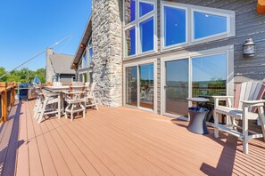 Interior - Luxe Table Rock Lake Vacation Rental With Hot Tub! (Lampe)