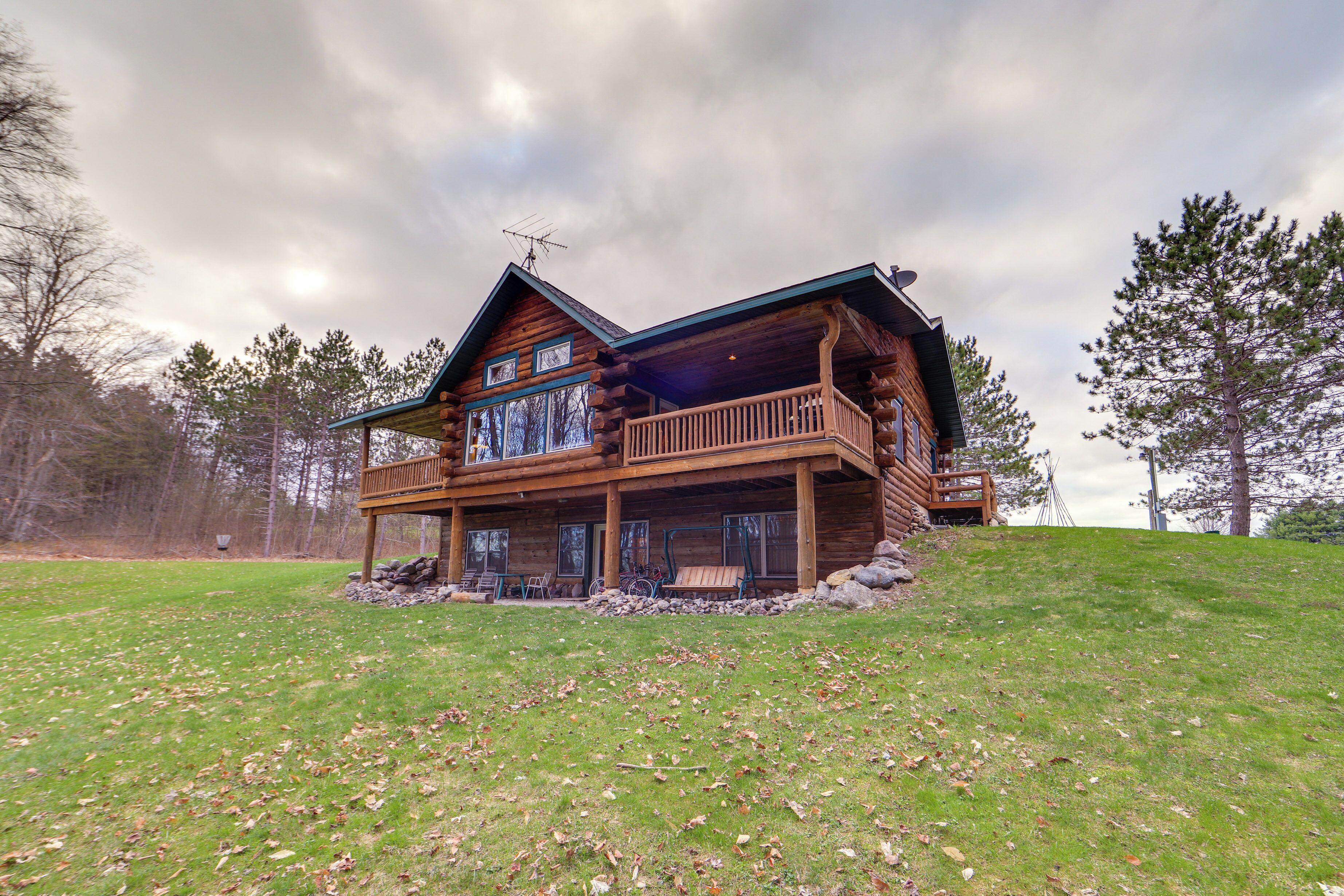 House (5 Bedrooms) | Interior