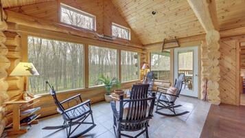 House (5 Bedrooms) | Front of property