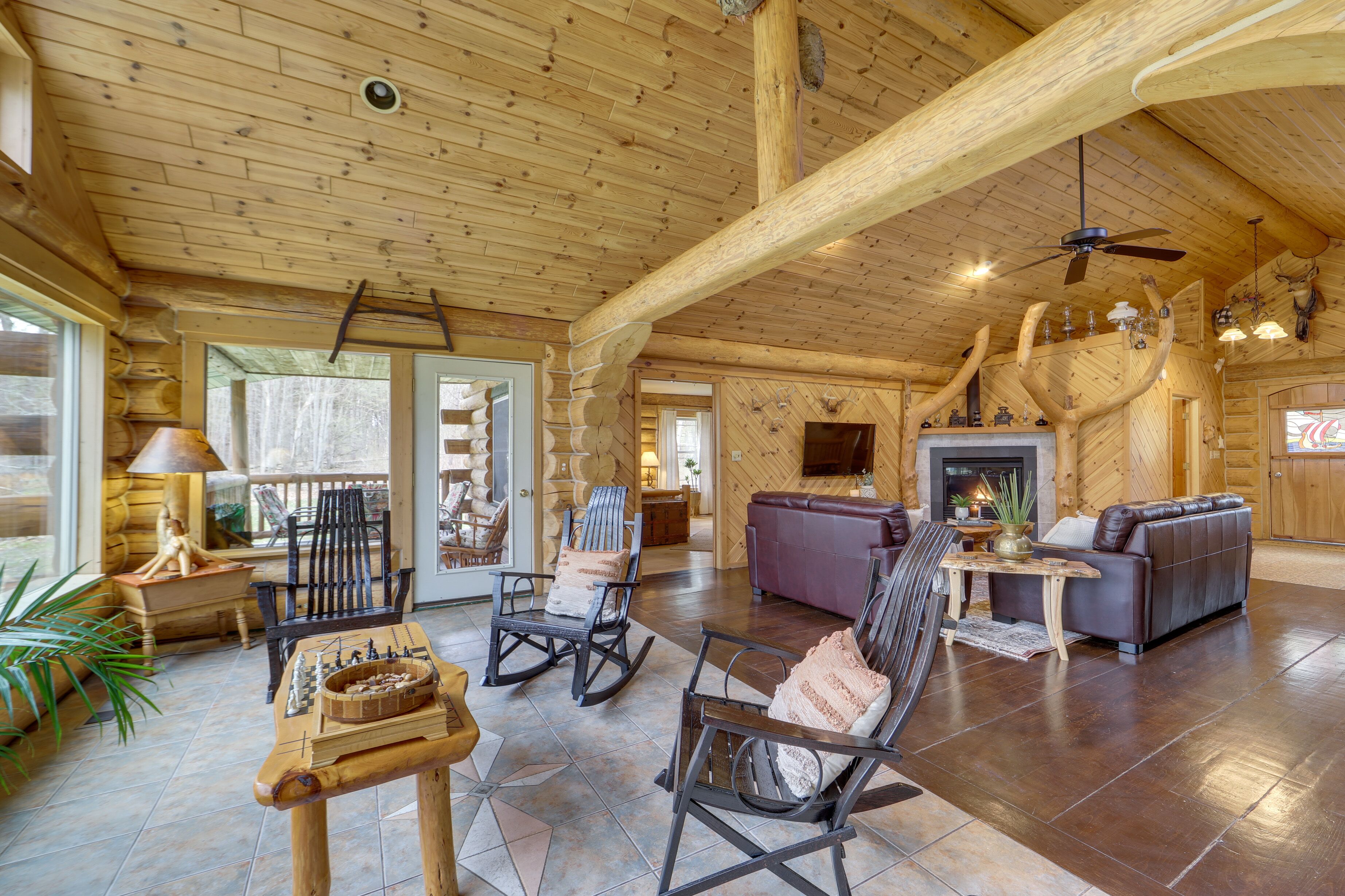 Lavish Tustin Cabin on 7 Acres w/ Fire Pit & Porch