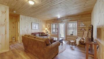 Rumah (5 Bedrooms) | Interior