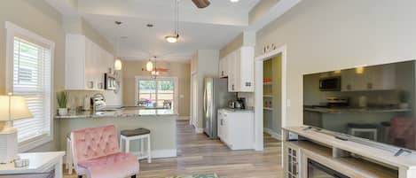 House (2 Bedrooms) | Interior