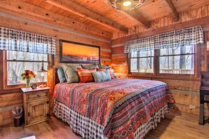Interior - Panoramic-view Gatlinburg Cabin w/ Private Hot Tub (Gatlinburg)