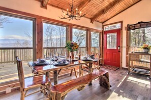 Interior - Panoramic-view Gatlinburg Cabin w/ Private Hot Tub (Gatlinburg)