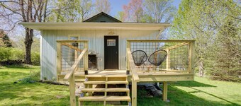 Mid-century Modern Fayetteville Home Close to Town