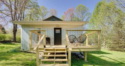 Mid-century Modern Fayetteville Home Close to Town