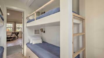 Cottage (3 Bedrooms) | Interior