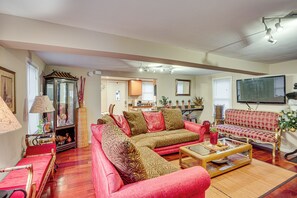 Interior - 8 Mi to Downtown: Convenient Minneapolis Home (Golden Valley)