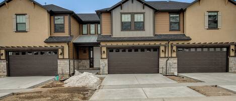 Apartment (4 Bedrooms) | Fassade der Unterkunft