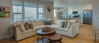 Hot Tub: Heber City Home 15 Mi to Park City!