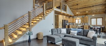 Modern Lakeside Chalet on Crow Wing Chain w/ Dock!