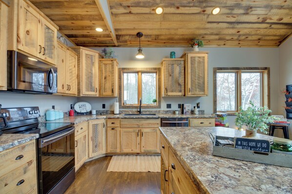 House (3 Bedrooms) | Interior