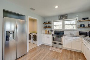 House (3 Bedrooms) | Interior - Modern Flower Mound Home < 2 Mi to River Walk (Flower Mound)