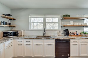 House (3 Bedrooms) | Interior - Modern Flower Mound Home < 2 Mi to River Walk (Flower Mound)