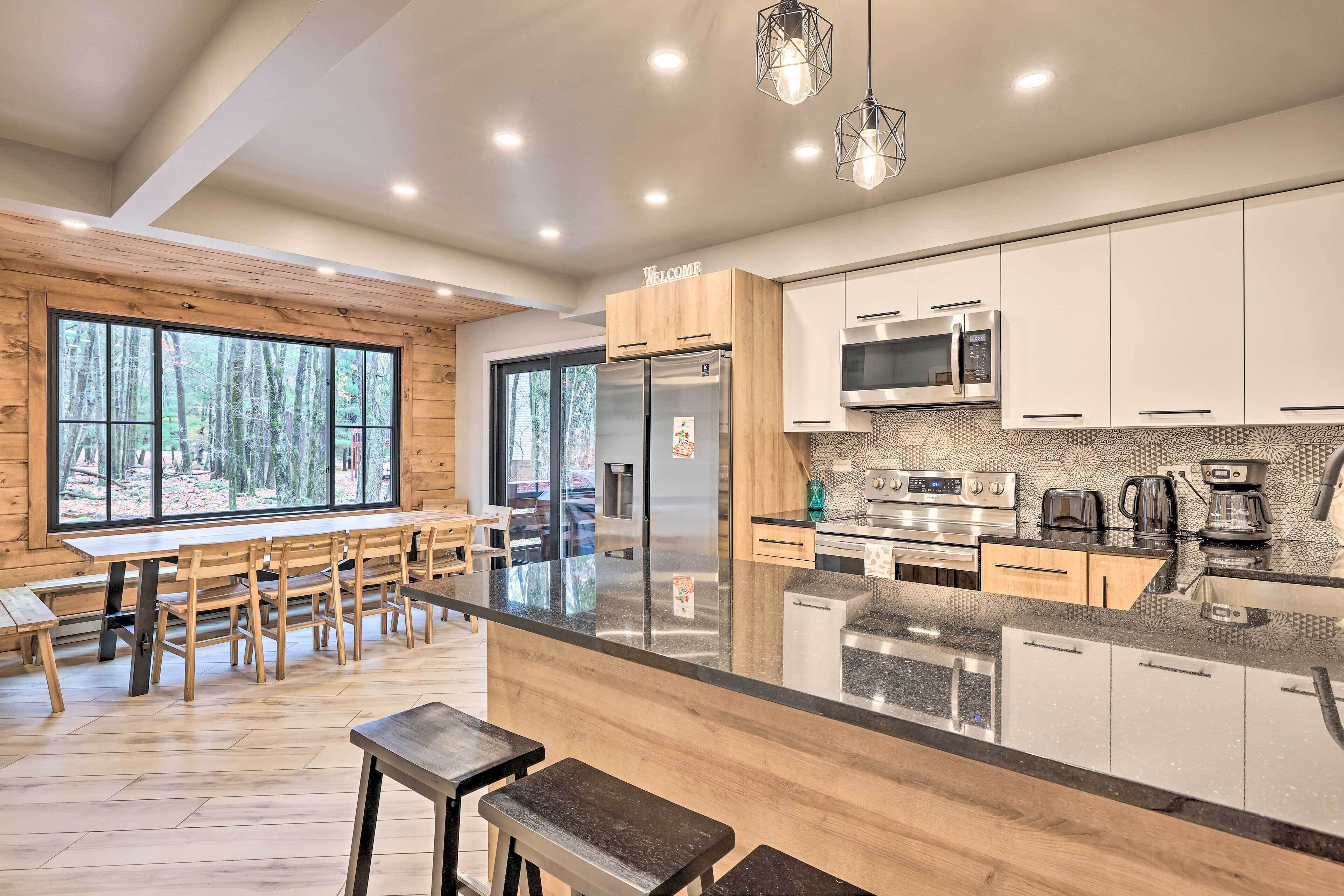 Modern Home w/ Deck < 1/2 Mi to Lake Harmony!