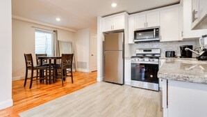 公寓 (3 Bedrooms) | 私人厨房 | 茶具/咖啡用具、微波炉、烤箱、炉灶