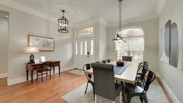 Rumah (6 Bedrooms) | Interior