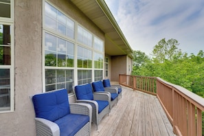 House (6 Bedrooms) | Interior - 4 Mi to Branson Landing: Huge Home w/ Game Room! (Branson)