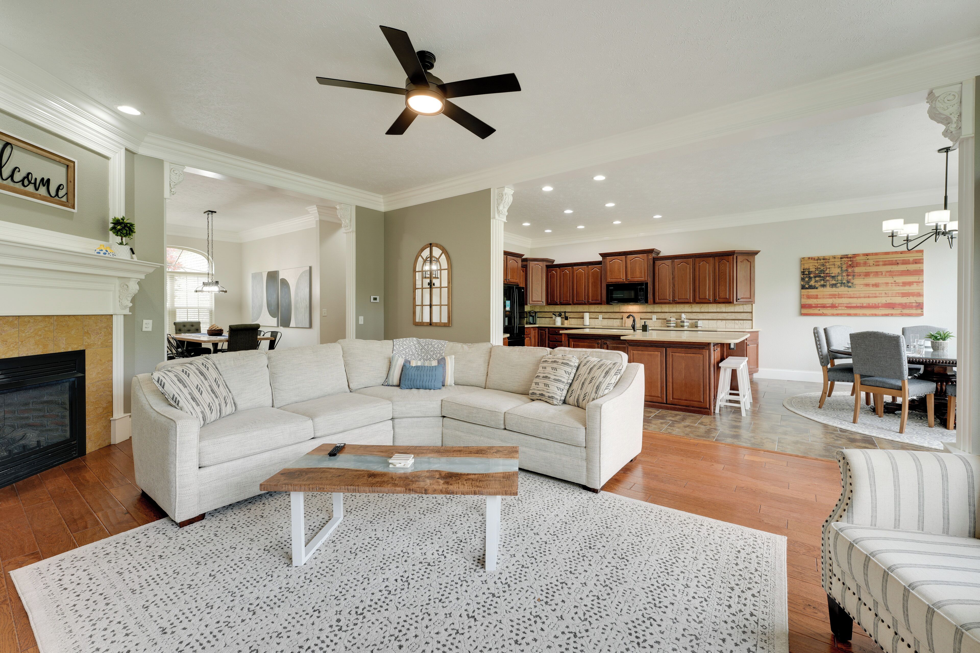 Magnificent Branson Hideaway w/ Game Room!