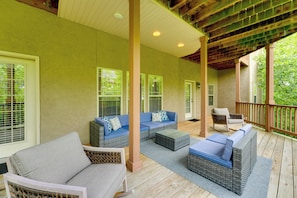 House (6 Bedrooms) | Interior