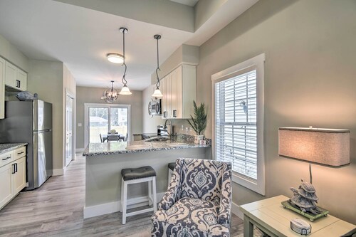 Ocean Isle Beach Home w/ Shared Lanai & Grill