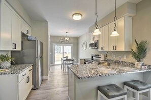 House (2 Bedrooms) | Interior - Ocean Isle Beach Home w/ Shared Lanai & Grill (Ocean Isle Beach)