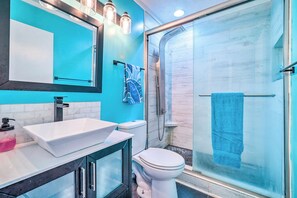 Apartment (2 Bedrooms) | Interior - North Topsail Condo - Steps to Beach! (Sneads Ferry)