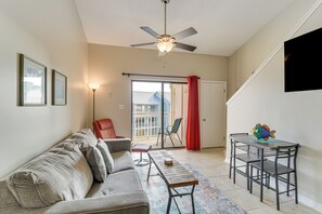 Apartment (1 Bedroom) | Interior - Orange Beach Retreat w/ 4 Pools - Walk to Beach! (Orange Beach)