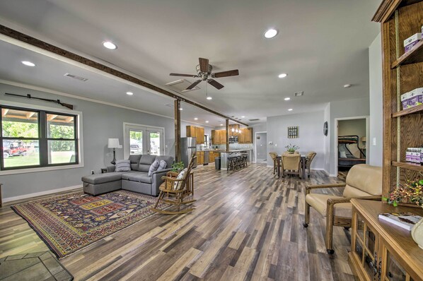 House (2 Bedrooms) | Interior