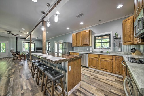 Peaceful Guest Home w/ Patio on 152-acre Farm