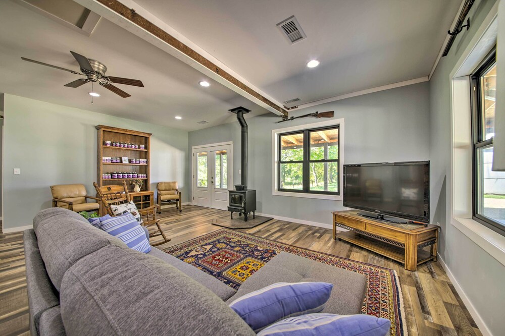 Peaceful Guest Home w/ Patio on 152-acre Farm
