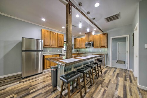 Peaceful Guest Home w/ Patio on 152-acre Farm