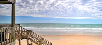 North Topsail Beach Condo w/ Balcony!