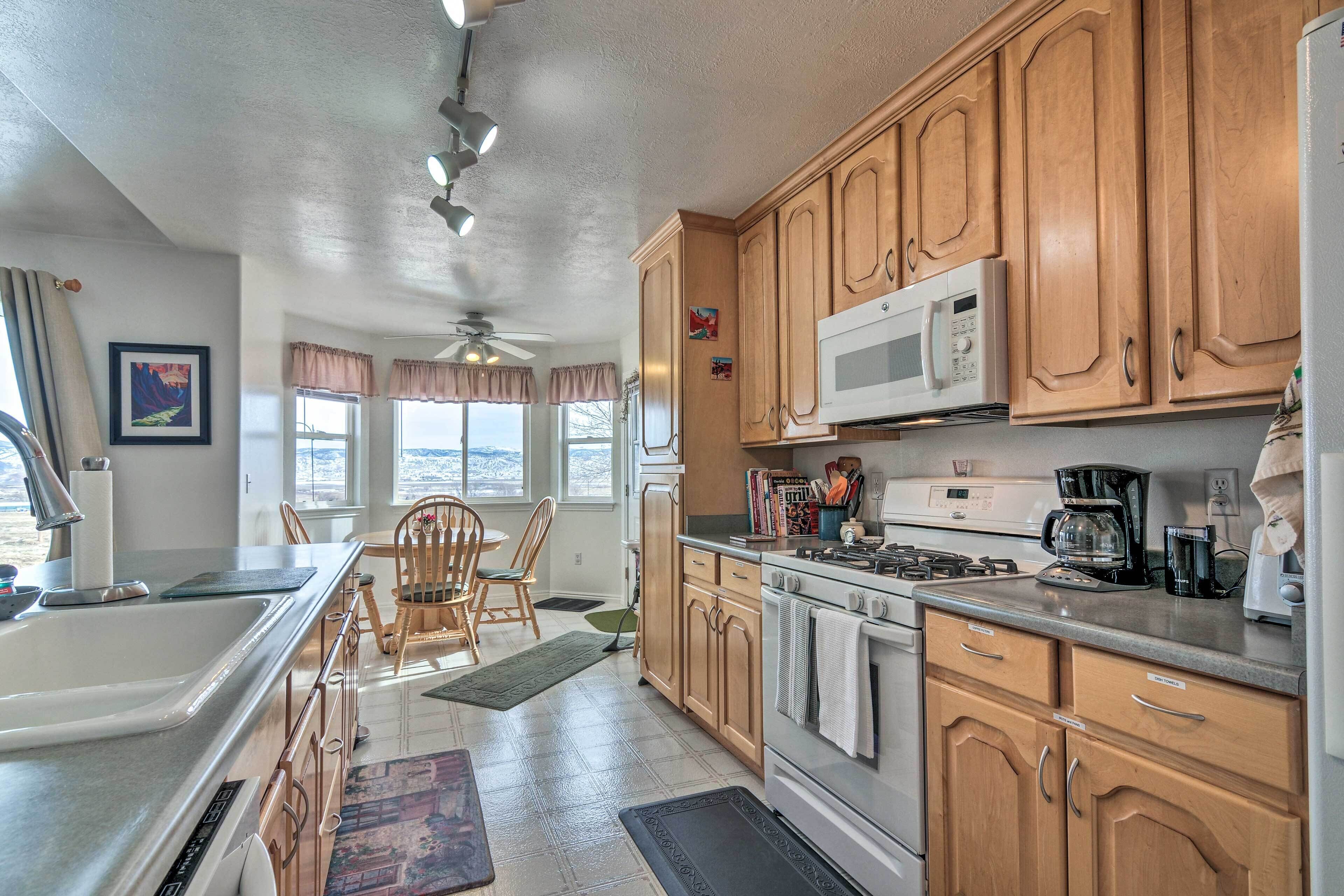 House (5 Bedrooms) | Interior