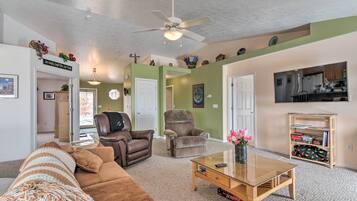 House (5 Bedrooms) | Interior