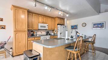 Rumah (5 Bedrooms) | Interior